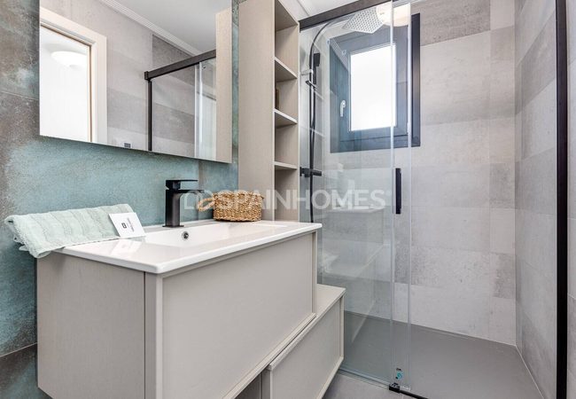 Stylish Villa Within Walking Distance to the Beach in Torrevieja 26