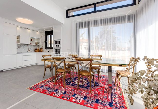 Stylish Villa Within Walking Distance to the Beach in Torrevieja 31