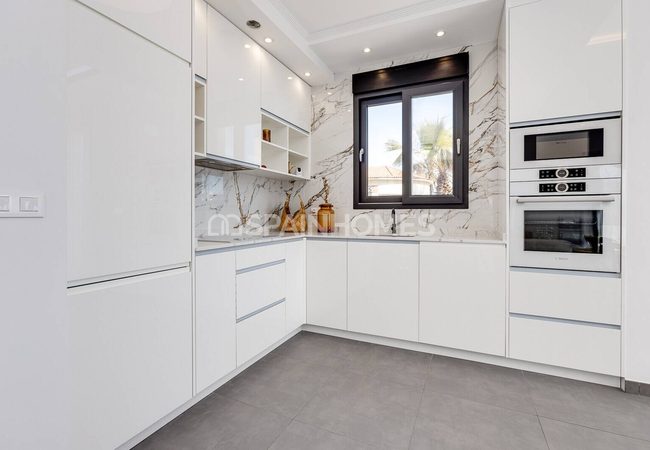 Stylish Villa Within Walking Distance to the Beach in Torrevieja 33