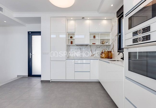 Stylish Villa Within Walking Distance to the Beach in Torrevieja 35