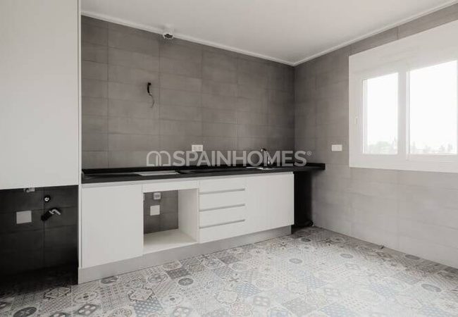 Well-located Santa Pola Villas for Sale on Costa Blanca 7