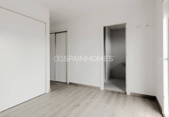 Well-located Santa Pola Villas for Sale on Costa Blanca 8