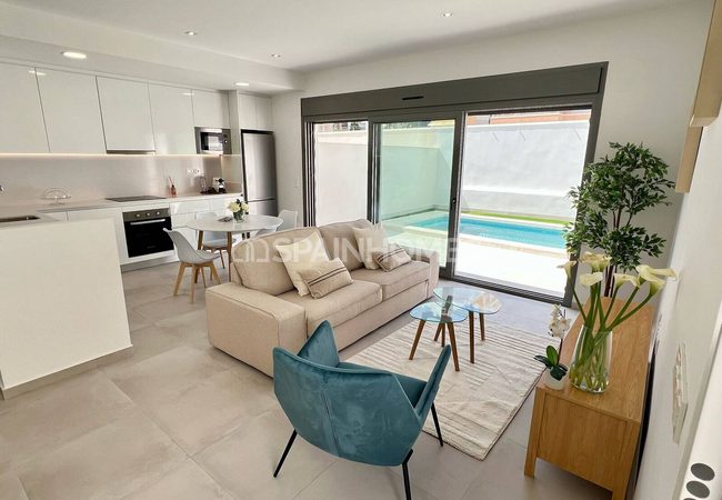 Spacious Detached Villa with Pool in Playa Flamenca Orihuela 3