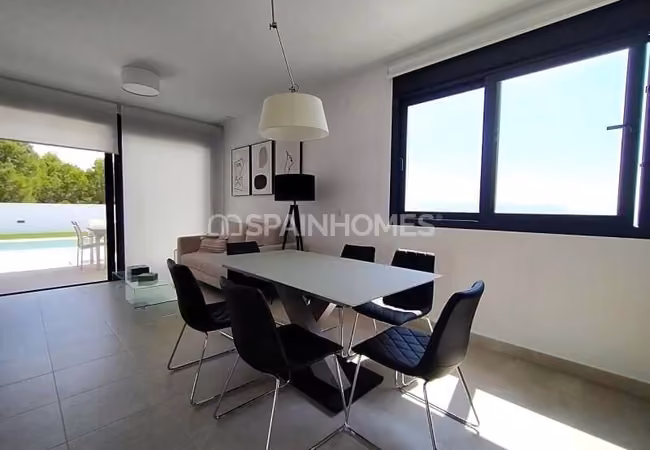 Alicante'de Havuzlu Müstakil Villalar 7