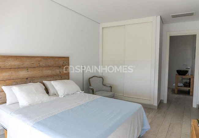 Alicante Benichatell'de Panoramik Deniz Manzaralı Lüks Villa 35