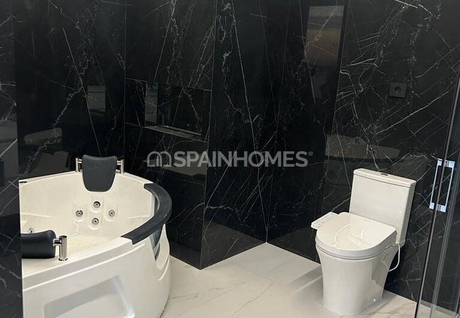 Alicante Altea'da Muhteşem Manzaralı Lüks Villa 36
