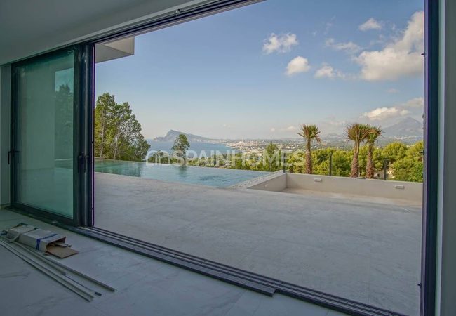 Alicante Altea'da Muhteşem Manzaralı Lüks Villa 19