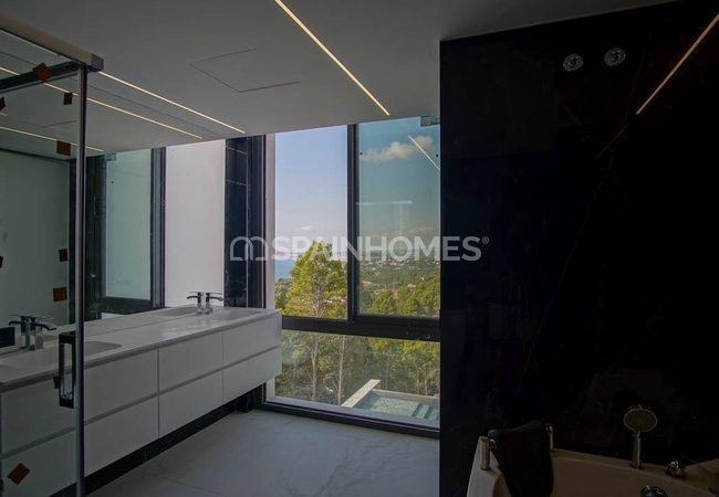 Alicante Altea'da Muhteşem Manzaralı Lüks Villa 34