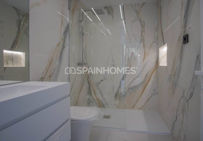 Alicante Altea'da Muhteşem Manzaralı Lüks Villa 33