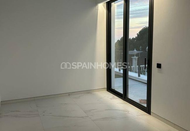 Alicante Altea'da Muhteşem Manzaralı Lüks Villa 25