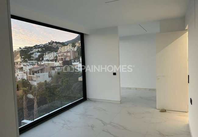 Alicante Altea'da Muhteşem Manzaralı Lüks Villa 23