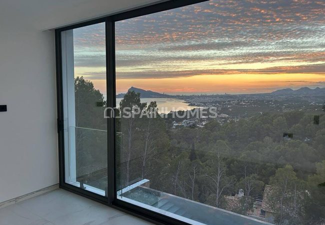 Alicante Altea'da Muhteşem Manzaralı Lüks Villa 22