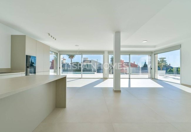 Finestrat'ta Deniz Manzaralı Anahtar Teslim Müstakil Villa 10