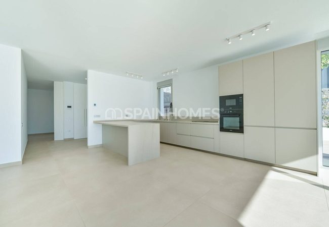 Finestrat'ta Deniz Manzaralı Anahtar Teslim Müstakil Villa 13