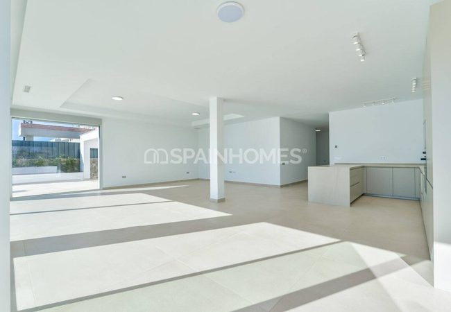 Finestrat'ta Deniz Manzaralı Anahtar Teslim Müstakil Villa 12