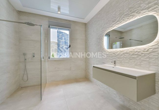 Finestrat'ta Deniz Manzaralı Anahtar Teslim Müstakil Villa 29
