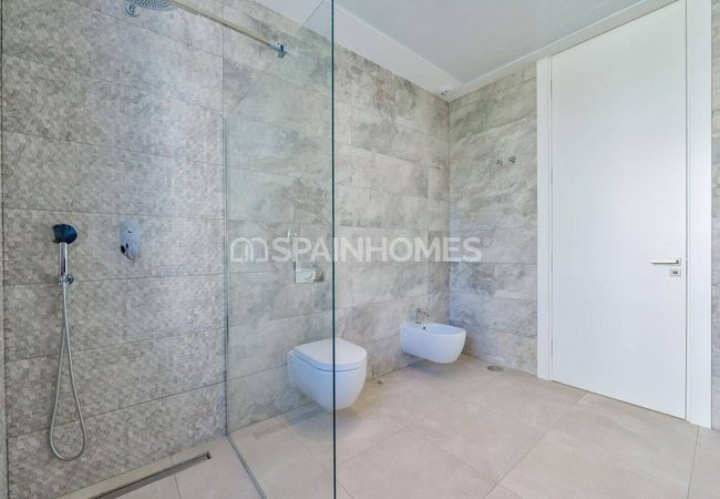 Finestrat'ta Deniz Manzaralı Anahtar Teslim Müstakil Villa 27