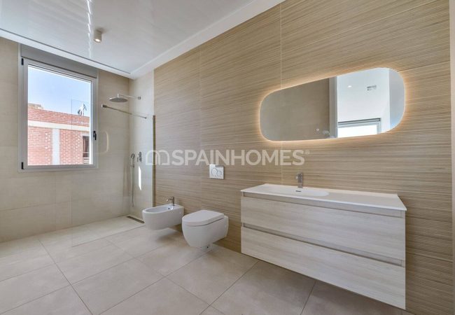 Finestrat'ta Deniz Manzaralı Anahtar Teslim Müstakil Villa 26