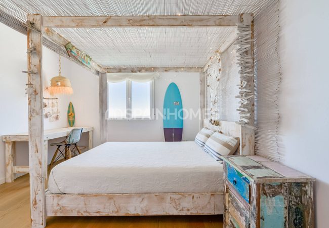 Alicante Altea'da Tepe Üzerinde Taşınmaya Hazır Villa 25