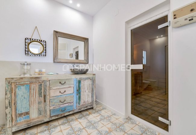 Alicante Altea'da Tepe Üzerinde Taşınmaya Hazır Villa 37