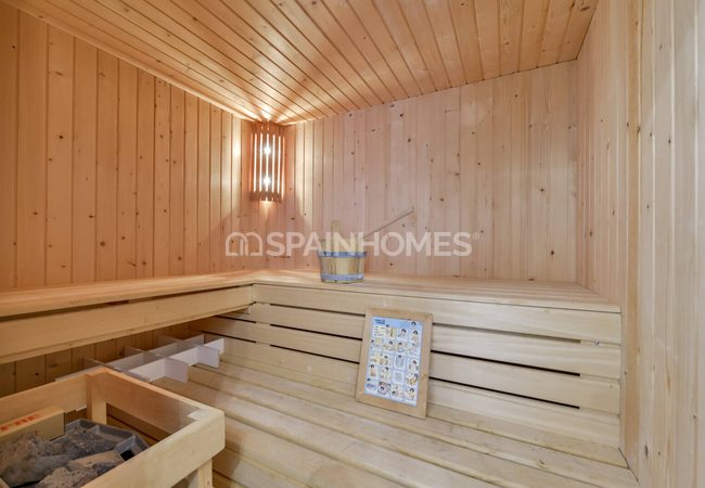 Alicante Altea'da Tepe Üzerinde Taşınmaya Hazır Villa 39