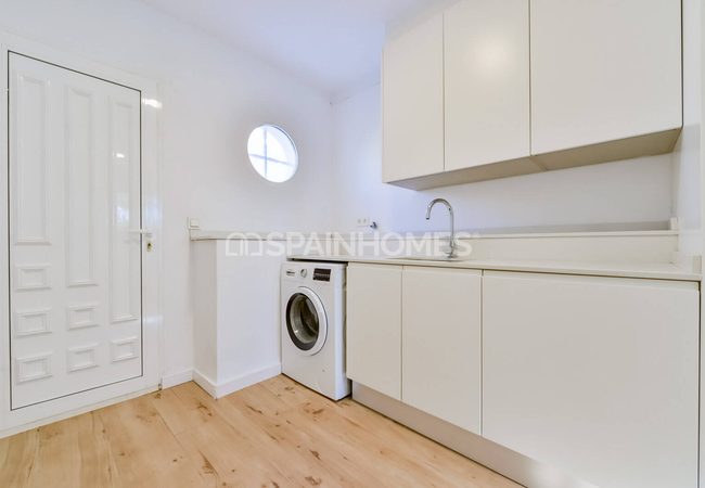 Alicante Altea'da Tepe Üzerinde Taşınmaya Hazır Villa 47