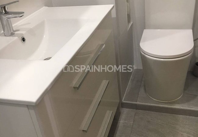 Sea View Apartment with 3 Bedrooms in San Juan Alicante 24