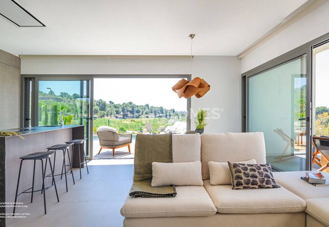 Detached Real Estate with Pools in Alicante San Miguel 37