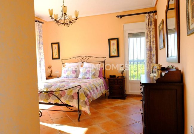 Amplia Villa Con Piscina Y Parking En Orihuela Centro 83