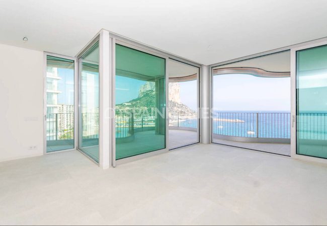 Alicante Calpe'de Havuzlu Sitede Denize Sıfır Daireler 51