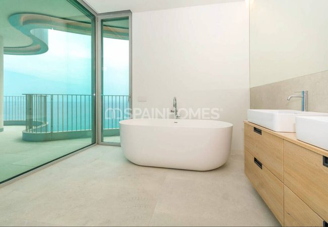 Alicante Calpe'de Havuzlu Sitede Denize Sıfır Daireler 45