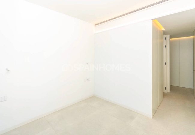 Alicante Calpe'de Havuzlu Sitede Denize Sıfır Daireler 43