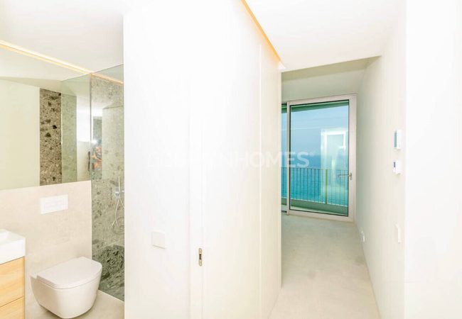 Alicante Calpe'de Havuzlu Sitede Denize Sıfır Daireler 35