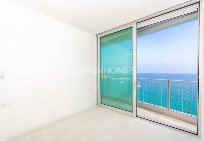 Alicante Calpe'de Havuzlu Sitede Denize Sıfır Daireler 34