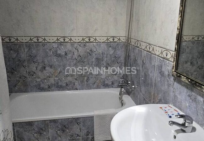3-bedroom Flat Near the Beach in Torrevieja 12