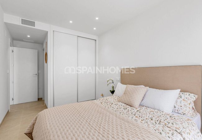 3-bedroom Apartments with Rooftop Pool in Alicante Jacarilla 15