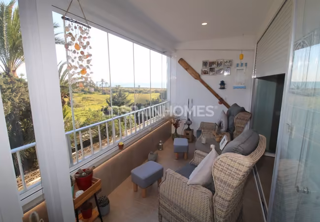 Beach-accessible Flat with Sea Views in Punta Prima Alicante 15