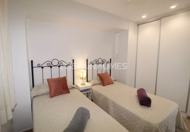Beach-accessible Flat with Sea Views in Punta Prima Alicante 17