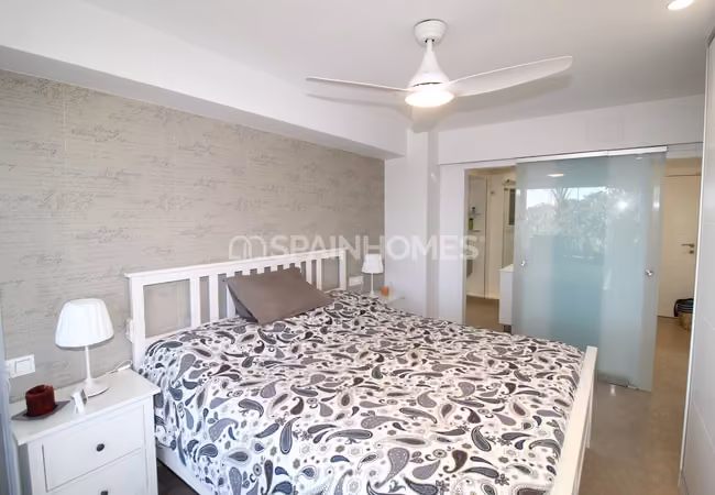 Beach-accessible Flat with Sea Views in Punta Prima Alicante 19