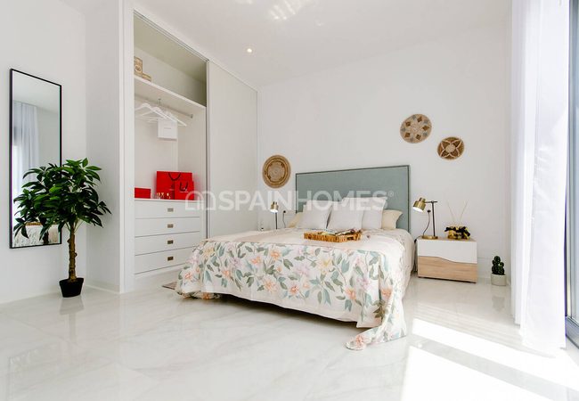 Villas with Private Pools Near Amenities in Orihuela Alicante 30