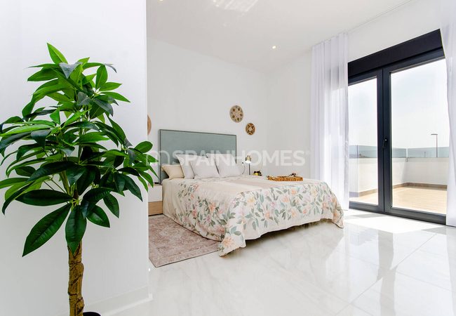 Villas with Private Pools Near Amenities in Orihuela Alicante 32