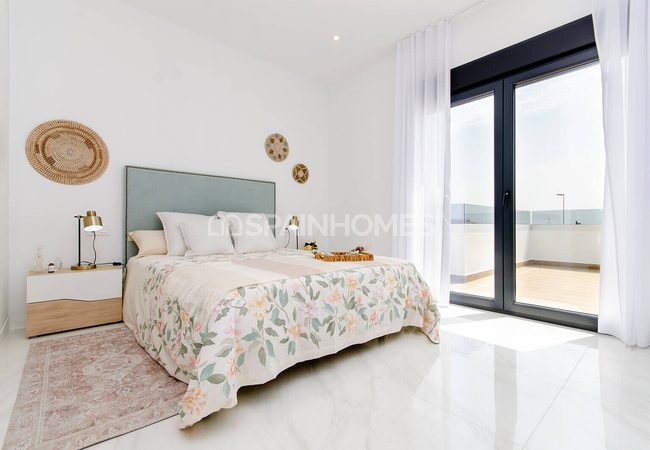 Villas with Private Pools Near Amenities in Orihuela Alicante 29