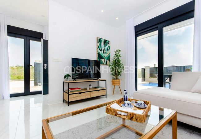 Villas with Private Pools Near Amenities in Orihuela Alicante 18