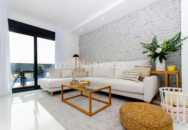 Villas with Private Pools Near Amenities in Orihuela Alicante 19