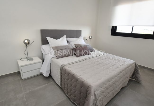 Sea View Apartments in Orihuela Costa Close to Shopping Centers 9