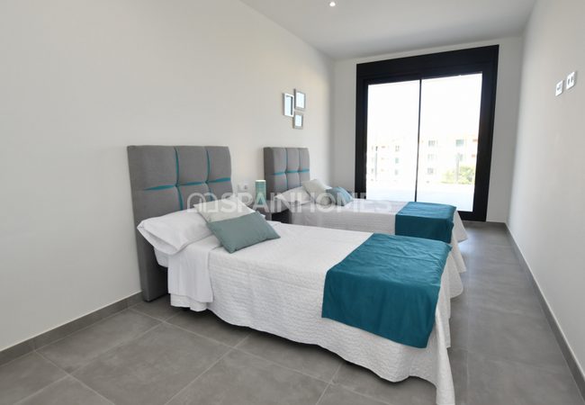 Sea View Apartments in Orihuela Costa Close to Shopping Centers 18