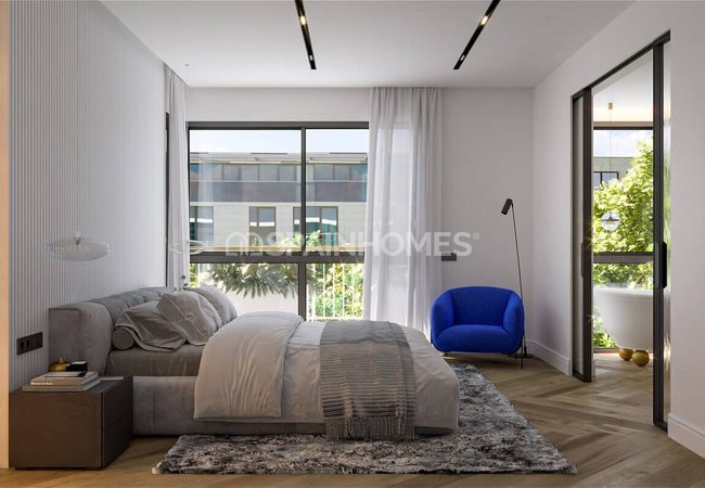 4-bedroom Flat Near Turo Park in Sairra Barcelona 3