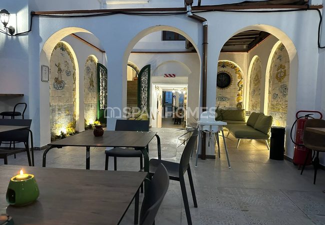 Barselona El Masnou’da Denize Sıfır Konumda Satılık Otel 10