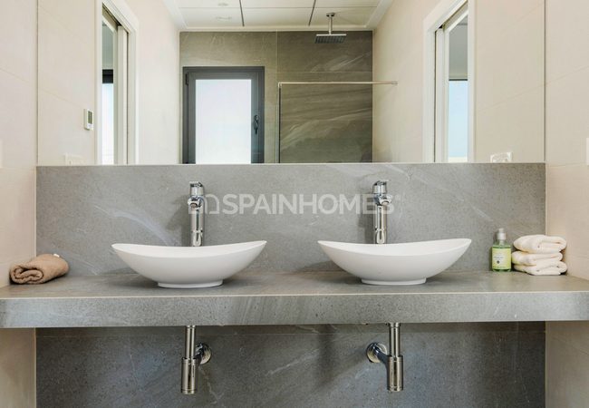 Spacious New Villa with Private Pool in Benijofar, Alicante 19