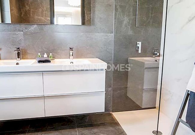 Elegant Apartments with Smart-home-system in Benahavis, Málaga 12